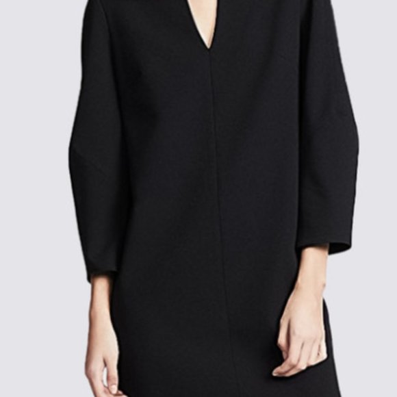 A black dress with a V-neck - Picture 3 of 5